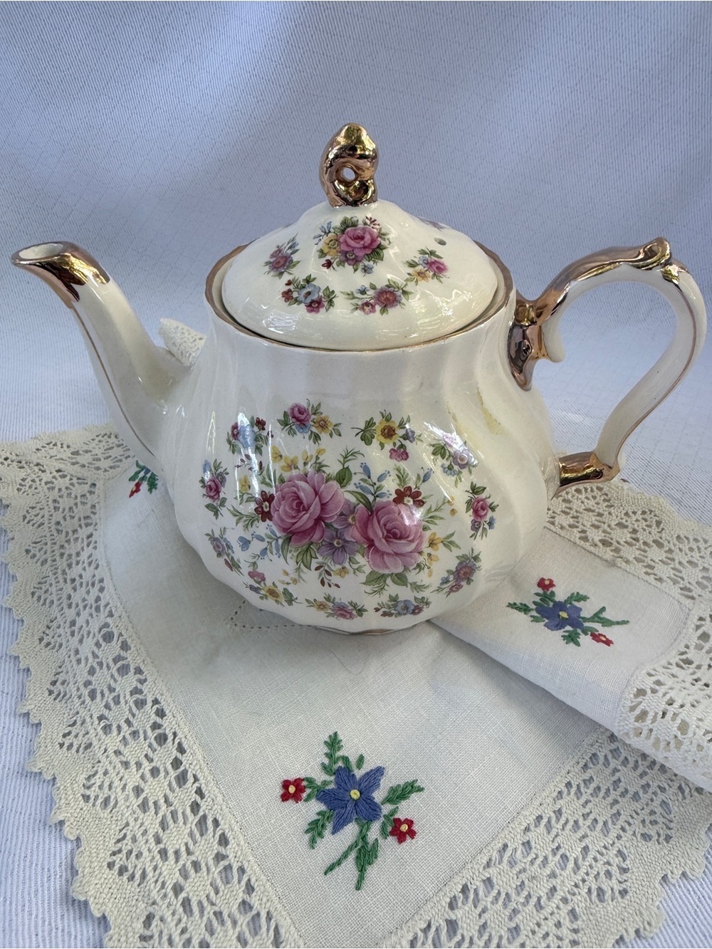Vintage Sadler England Floral Teapot 3916 Cabbage Rose 1940s